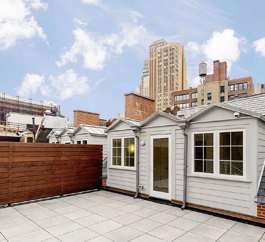 323 Canal Street — Photo 1