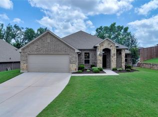 108 Valle Ct, Azle, TX 76020