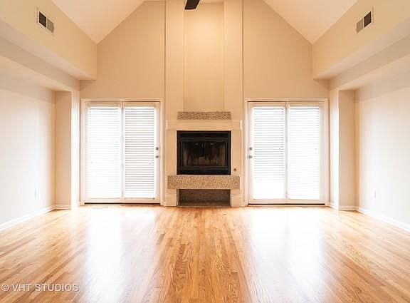 5th image of 2750 N Greenview Ave