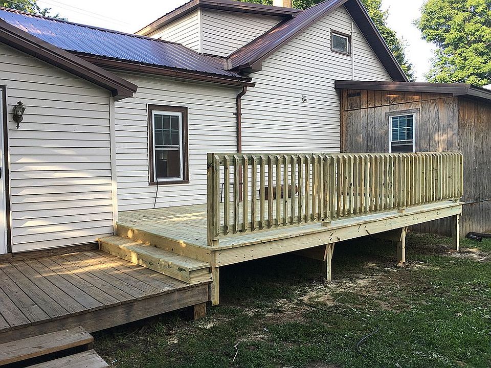 2nd image of 35833 Center St