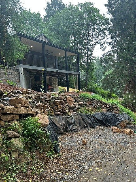 1st image of 142 Grandview Rd