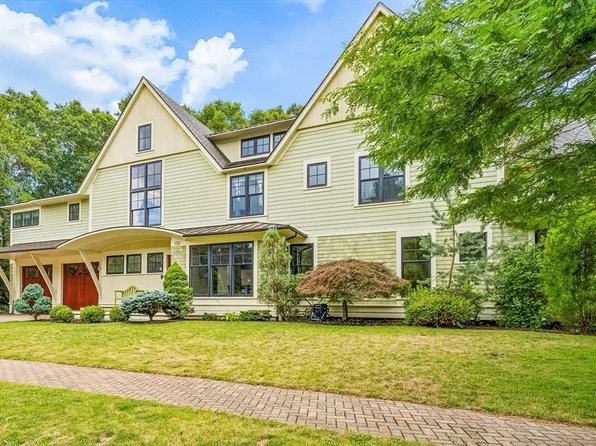 152 Partridge Ln, Concord, MA 01742