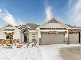 1704 SW 27th St, Lees Summit, MO 64082