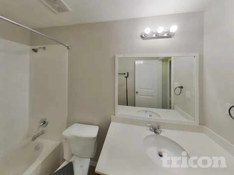 1114 Bellevue Dr — Photo 14
