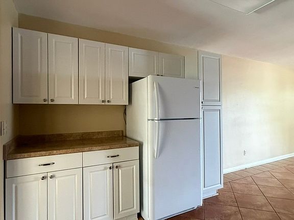 4th image of 4924 Vincennes St APT 1