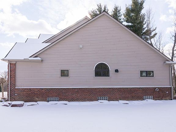 5th image of 18550 Blue Heron Dr
