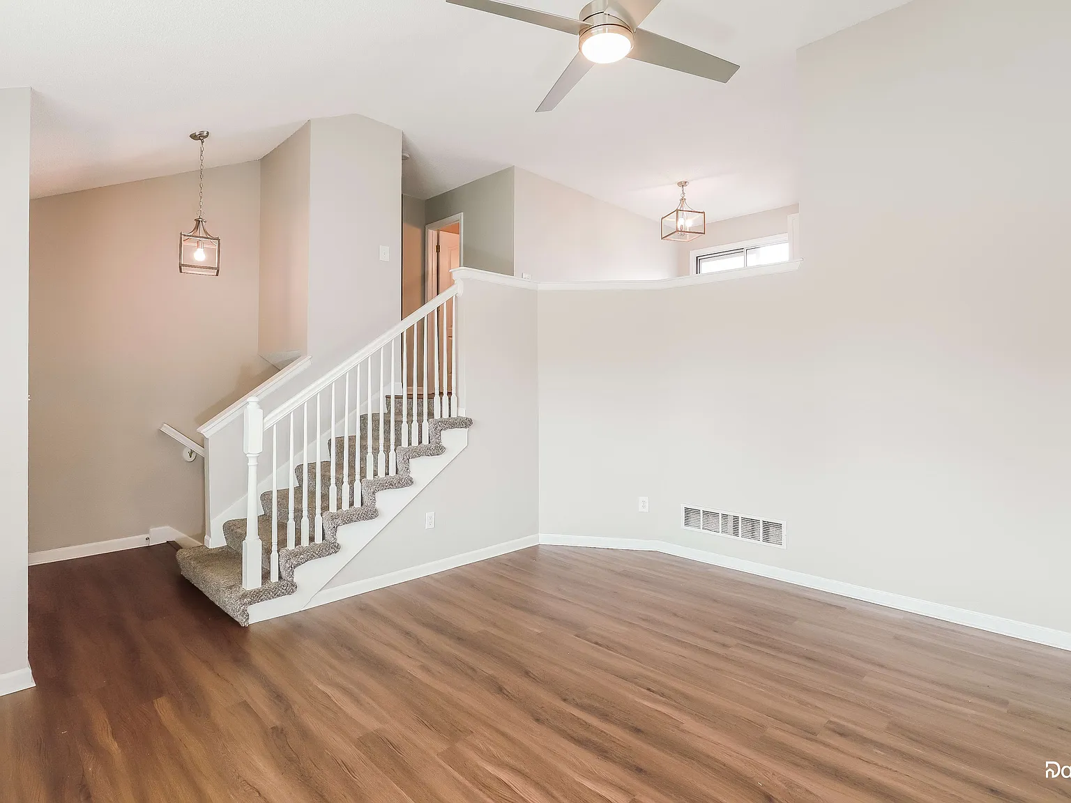 3 bed, 2.5 bath, 1518 sqft, $2,215 — Photo 3