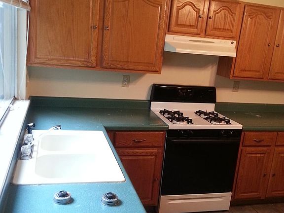 3rd image of 1750 Burgess Way