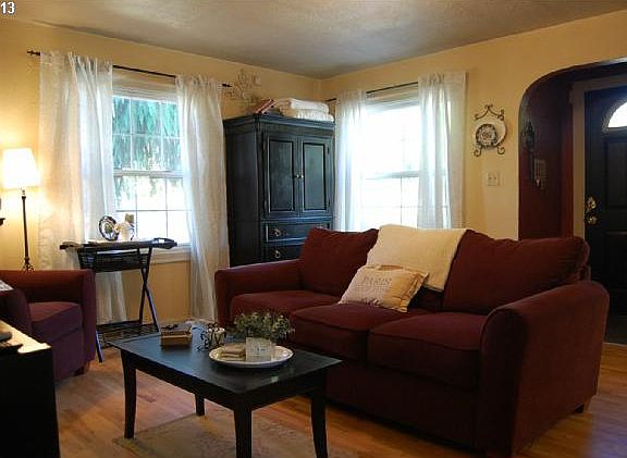 3rd image of 3614 Harney St