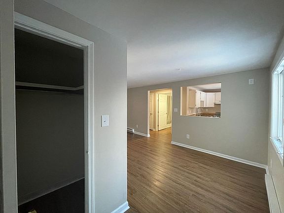 4th image of 519 Schaffer Ave #10