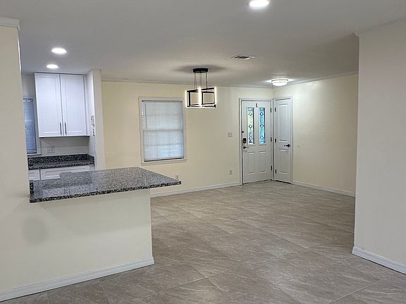 3rd image of 1627 Silver Fox Cir