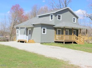 416 Drake St, Jonesville, MI 49250