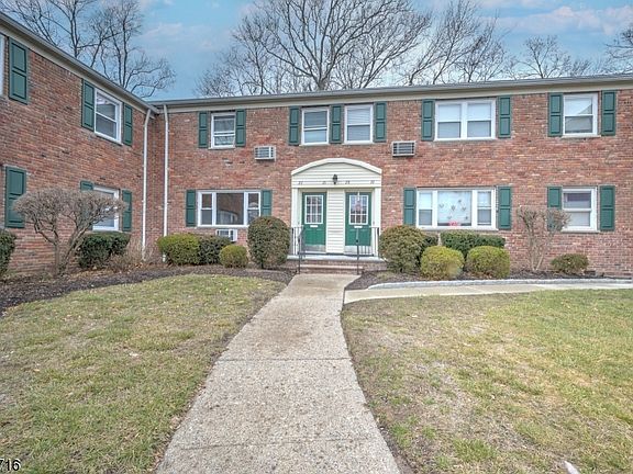 2nd image of 59 Roseland Ave APT 21