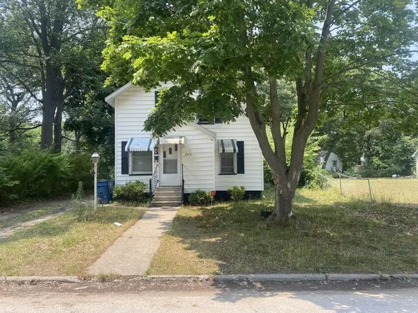 2313 Riordan St, Muskegon Heights, MI 49444