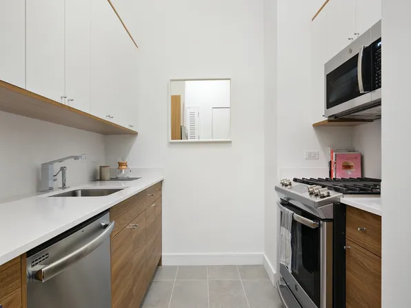 43-22 Queens Street image 4 of 12