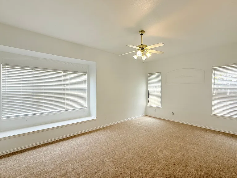 1313 Baythorne Dr — Photo 15