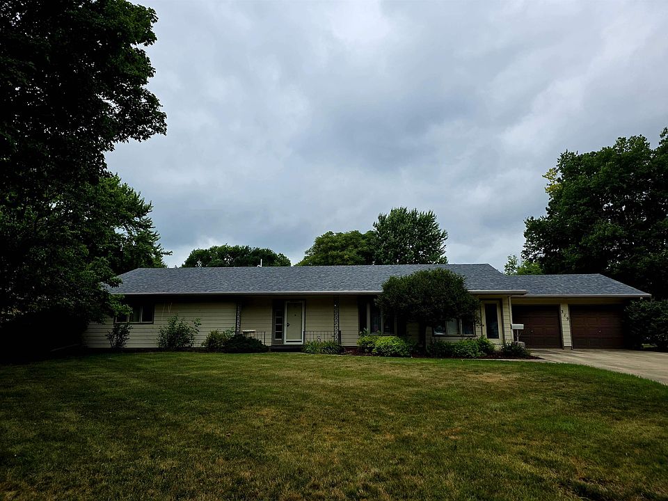 1st image of 319 14th Ave W
