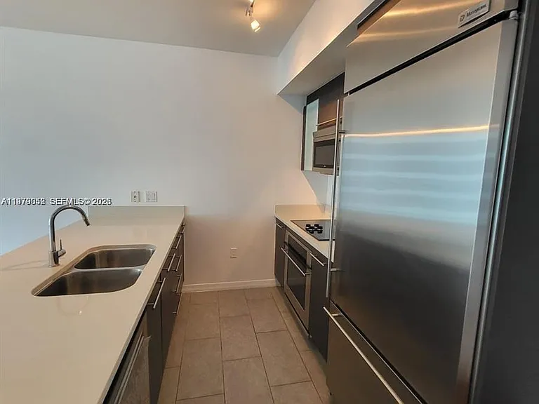 500 Brickell Ave #2906 — Photo 3
