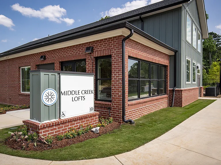 Middle Creek Lofts — Photo 4