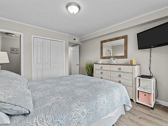3rd image of 9501 Shore Dr Unit 211