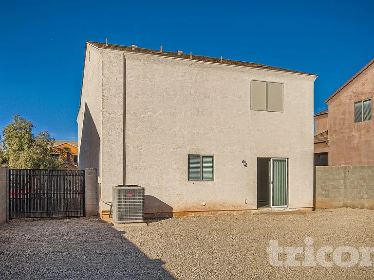 13301 E Primrose Ln — Photo 22