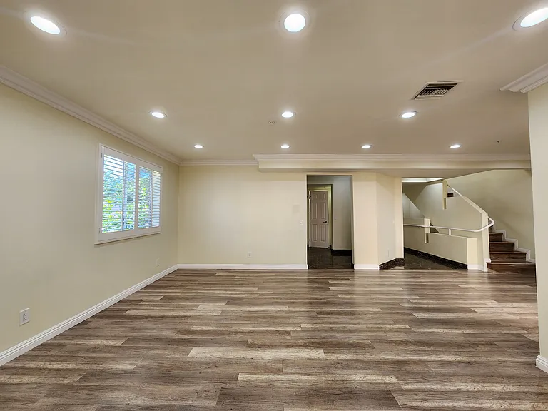 420 Riverdale Dr #11 — Photo 33