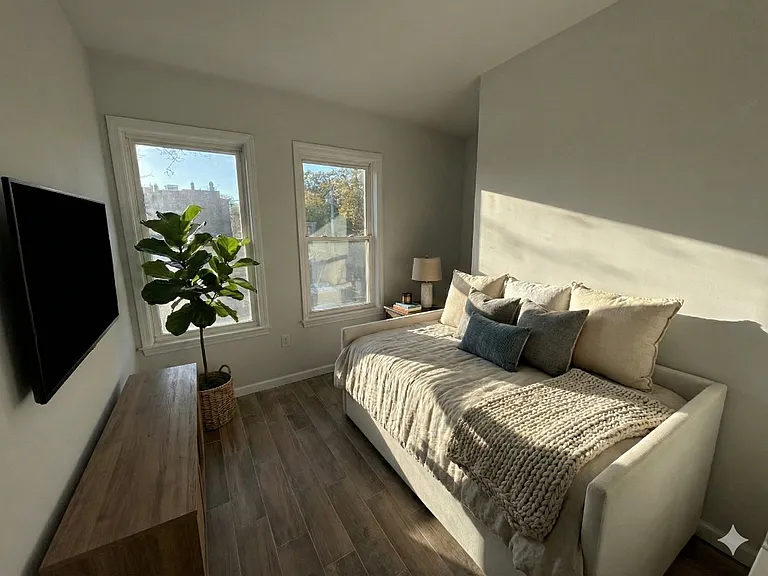 26 Radford St #3 — Photo 5