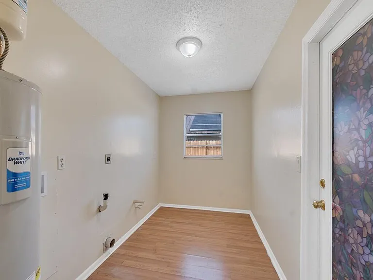 819 SW Amethist Ter — Photo 15