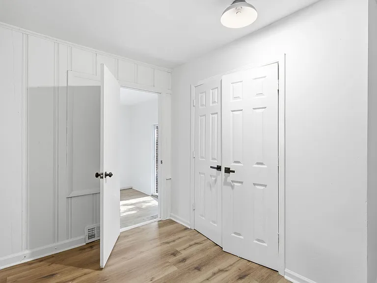 2801 Mitchell Dr — Photo 23