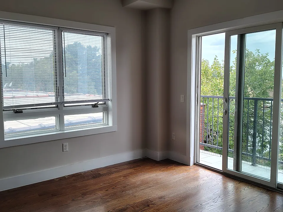 186 Kensington Ave #5B