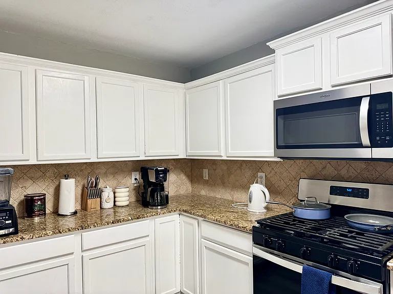 7300 Livingston Dr — Photo 39