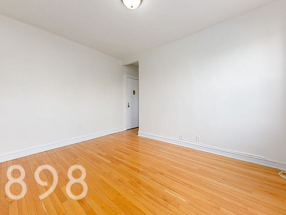 4th image of 4707 39th St APT 8C