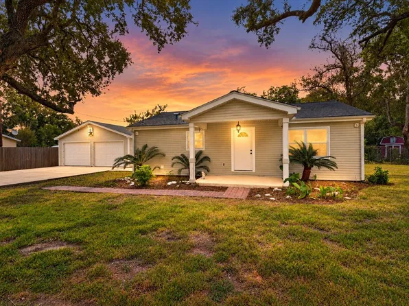 4701 Cherry St, Santa Fe, TX 77517