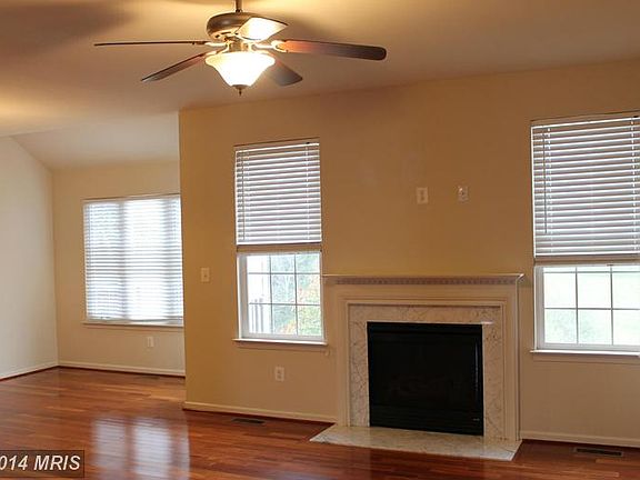 4th image of 22559 Welborne Manor Sq