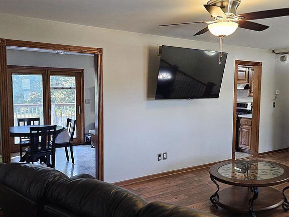 3rd image of 310 Lyter Ct