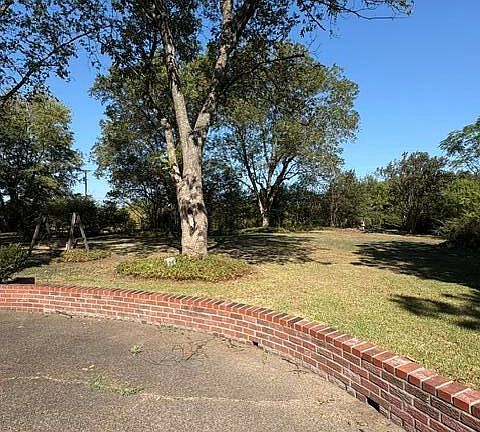 3rd image of 301 Florence Ave