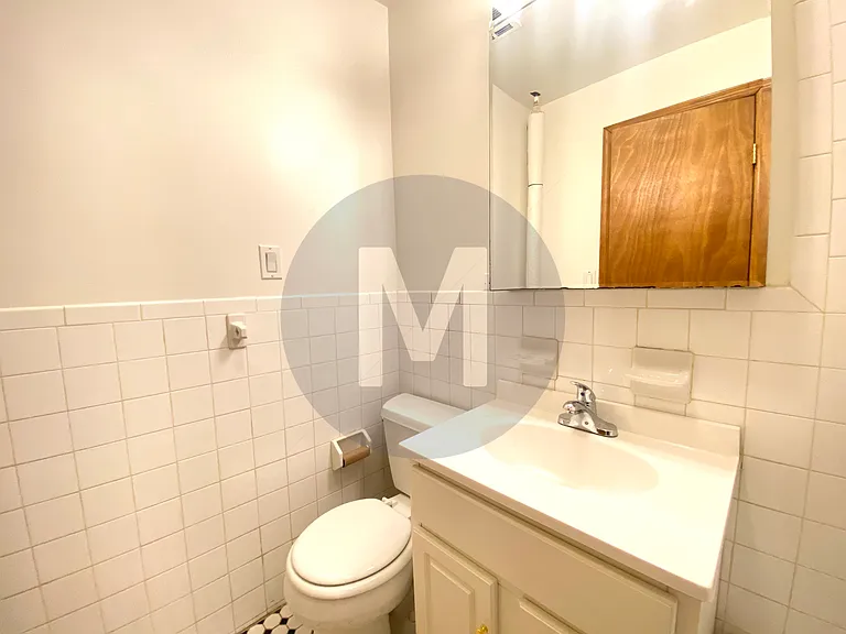 1142 1st Ave #10 — Photo 7