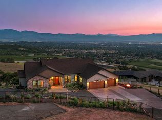 3558 Roxy Ann Heights Dr, Medford, OR 97504