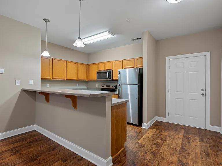 Mount Victor Olde Towne Luxury Apartments — Photo 116