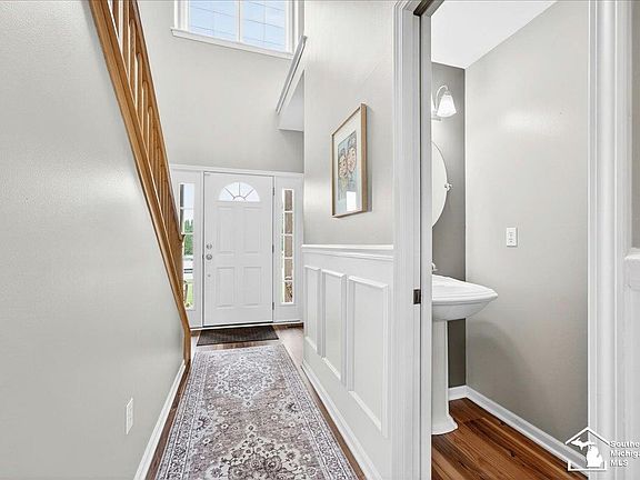 5th image of 762 Valmont Dr