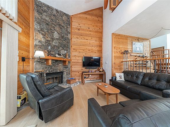 3rd image of 1491 Saddler Way