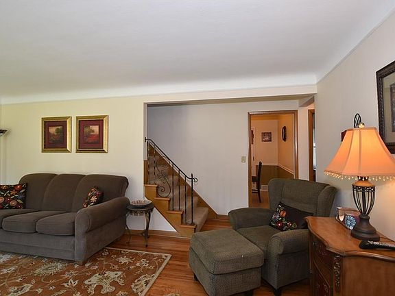3rd image of 4514 Angela Dr