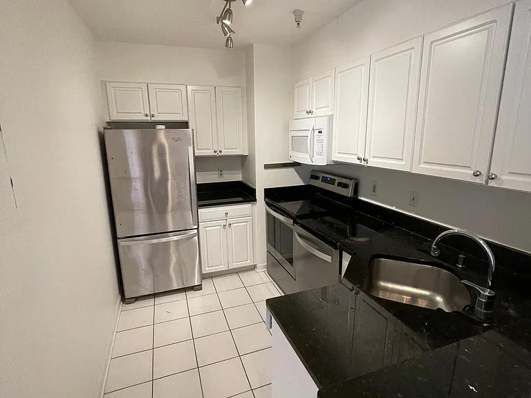 1619 R St NW #104 — Photo 6