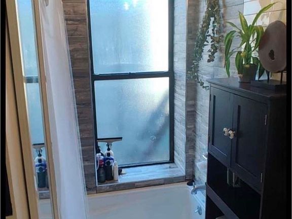 5th image of 411 Rogers Ave #Bb4