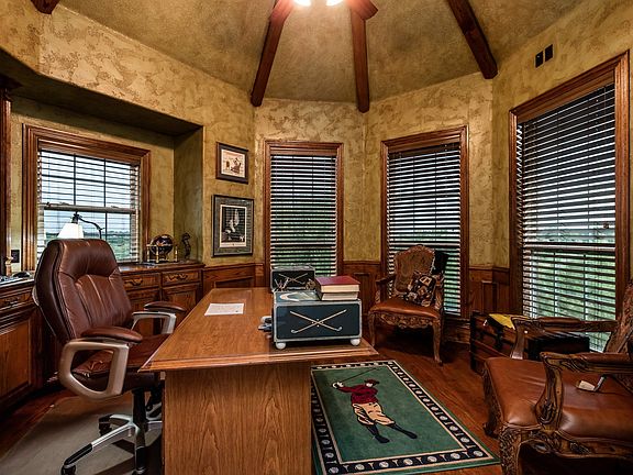 5th image of 8929 Waterchase Cir
