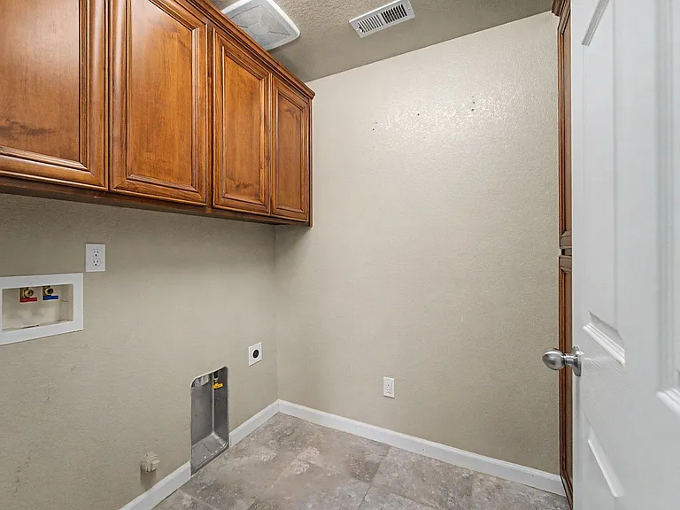 5590 Cobbler Ln — Photo 12