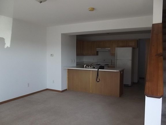 3rd image of 811 Kaestner Dr
