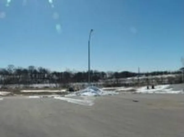 2008 Lake Dr, Smithville, MO 64089