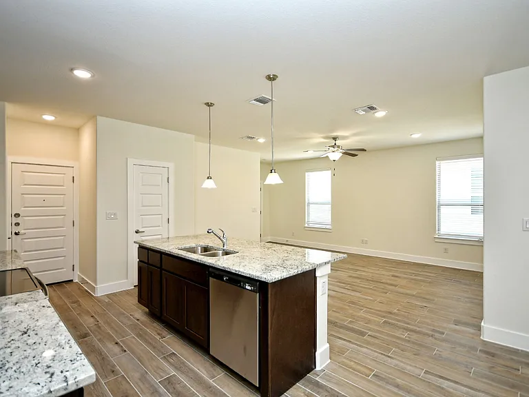 408 Parkline Dr — Photo 13