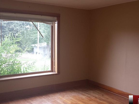 5th image of 5826 S 49th St